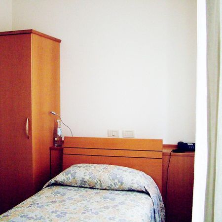 Albergo Roma Tolmezzo Camera foto