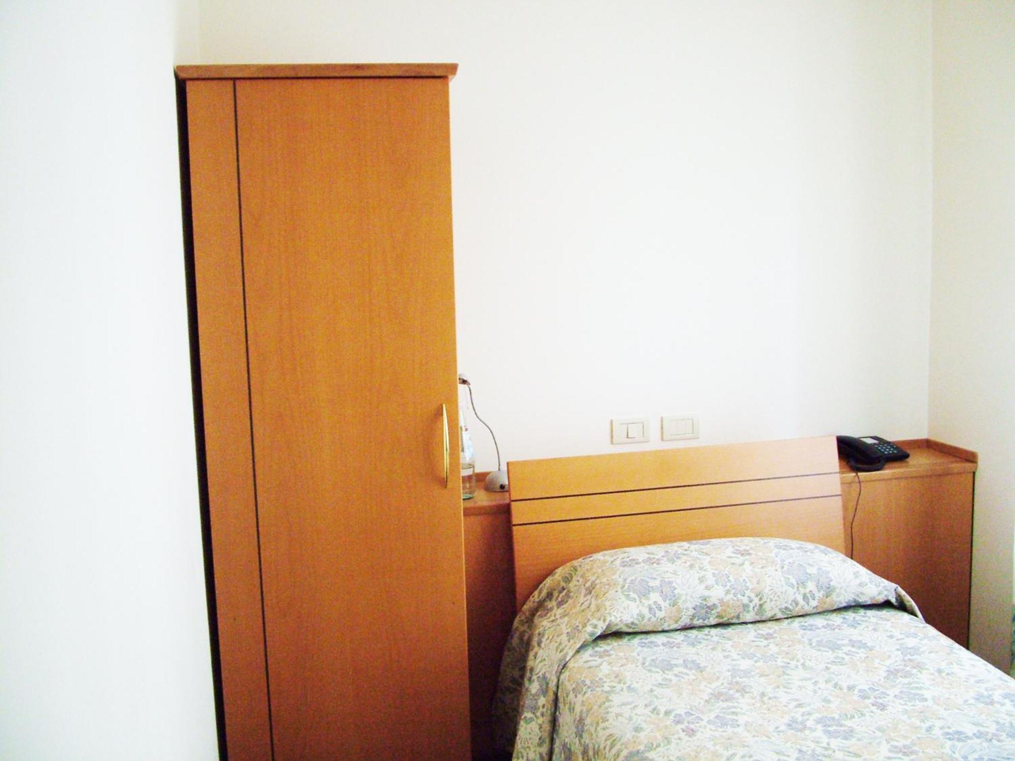 Albergo Roma Tolmezzo Camera foto