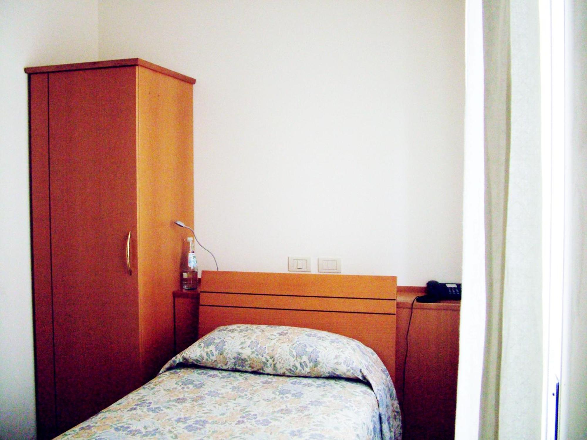 Albergo Roma Tolmezzo Camera foto